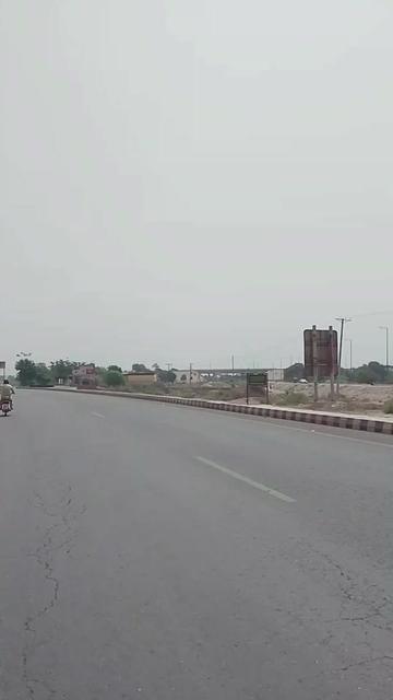 @Apna Khanewal " 👀👅