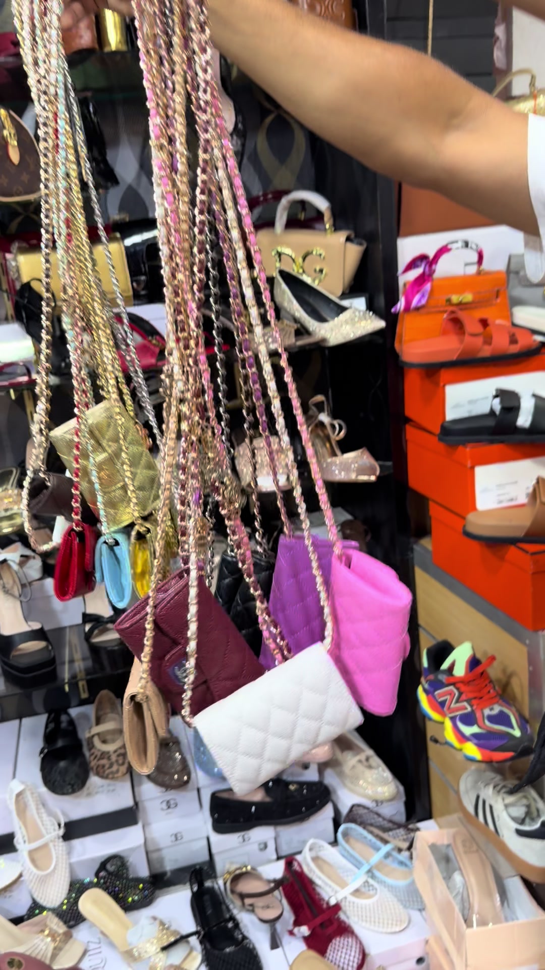 @SHOES AVENUE