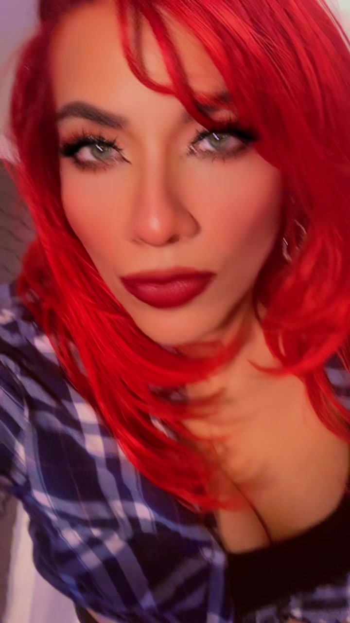 @makeupfromred