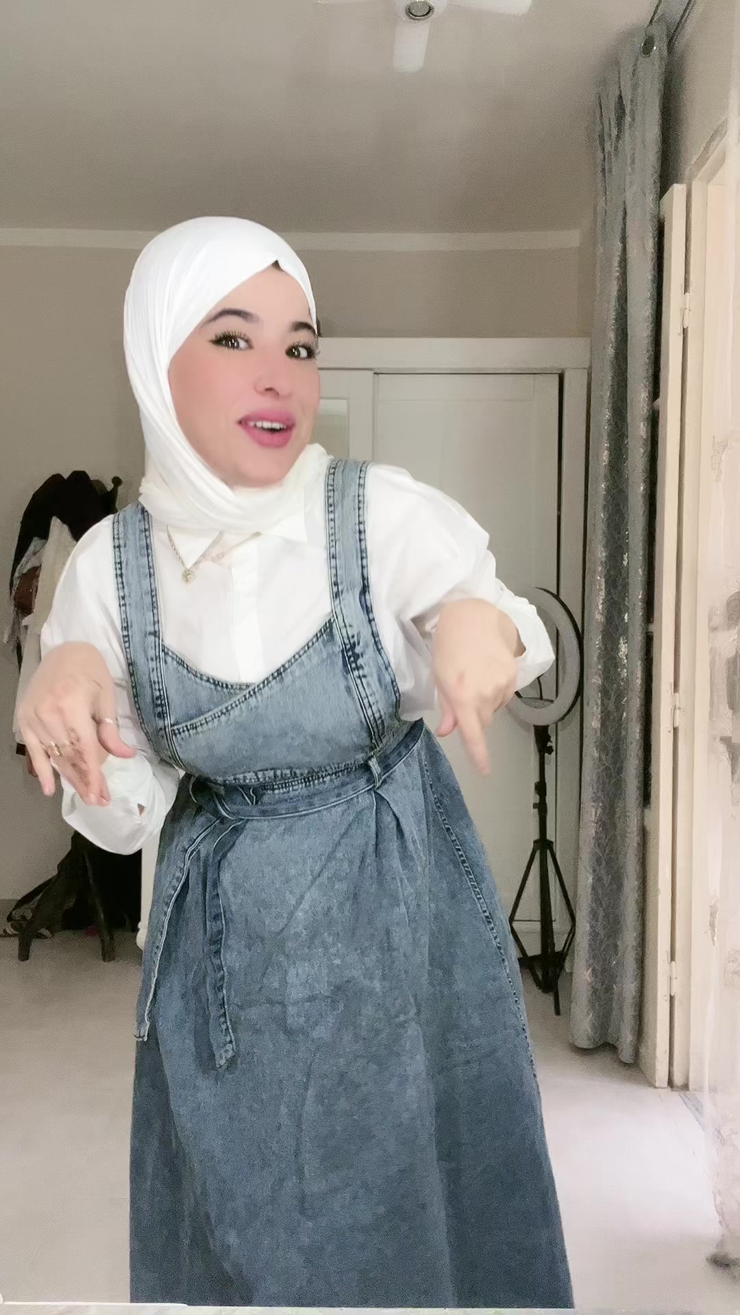 @بثينة شيبان Bouthaina Chibane