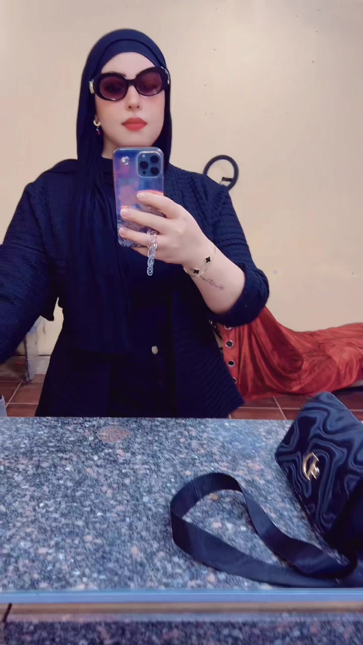 @آلبااااش ممرضهـ☺️🦋💋