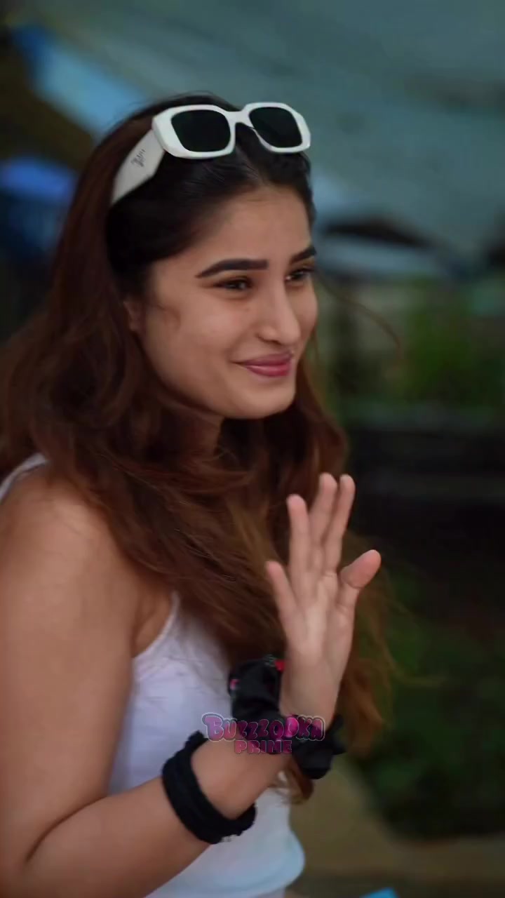 @ALINA KHAN