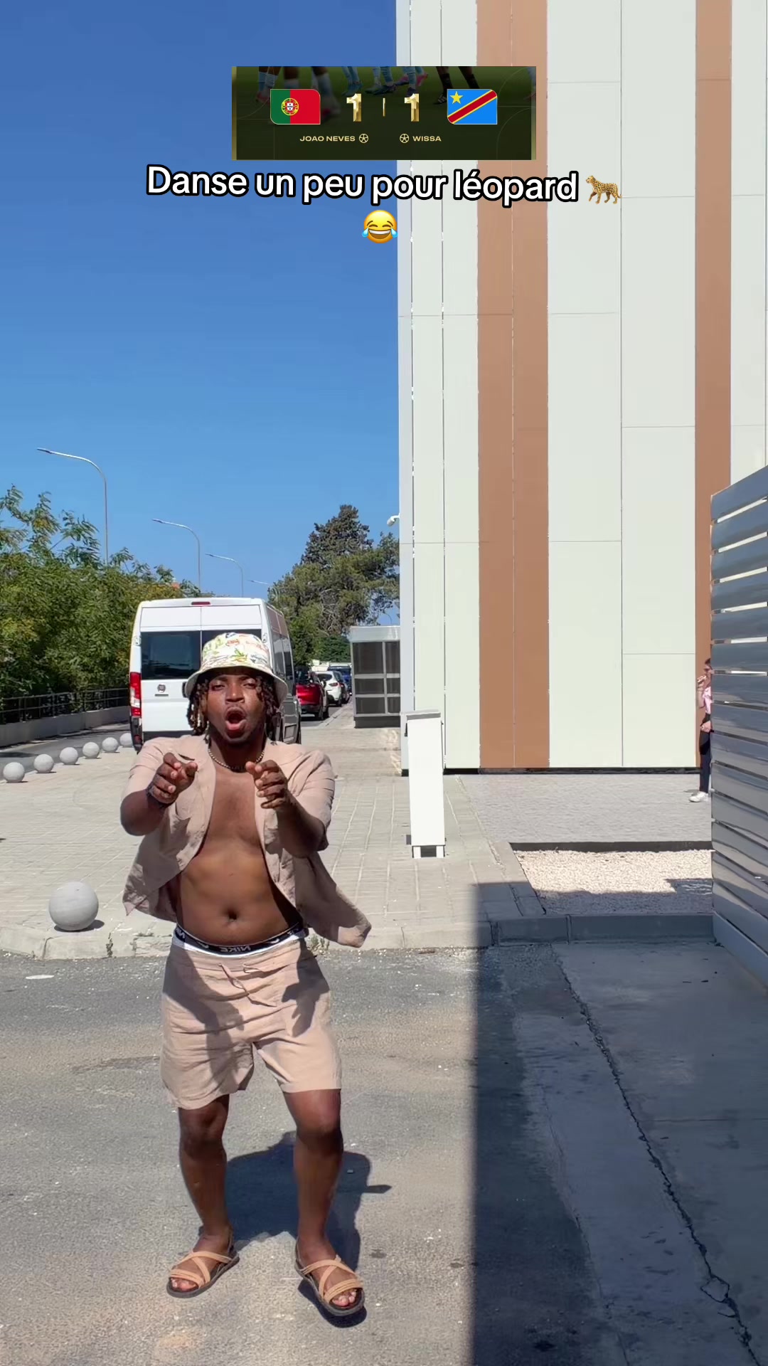 @Jonathan _muana m&egrave;re