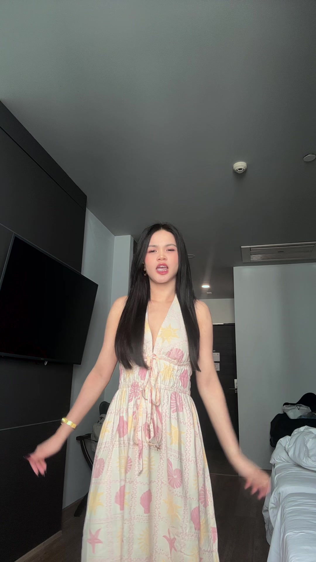 @helloyanila_