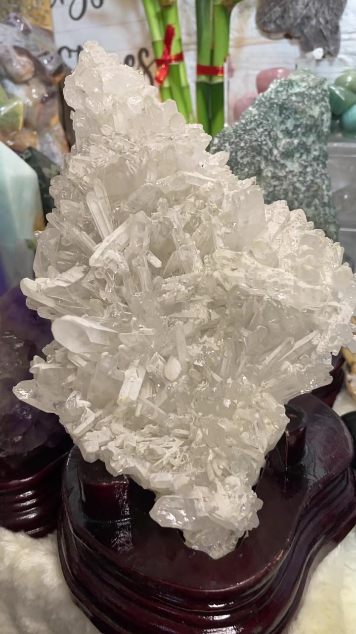 @IlovecrystalsAndstones