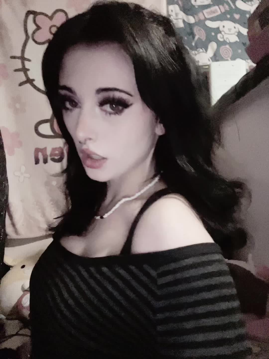 @v4mp_d0llrot4u