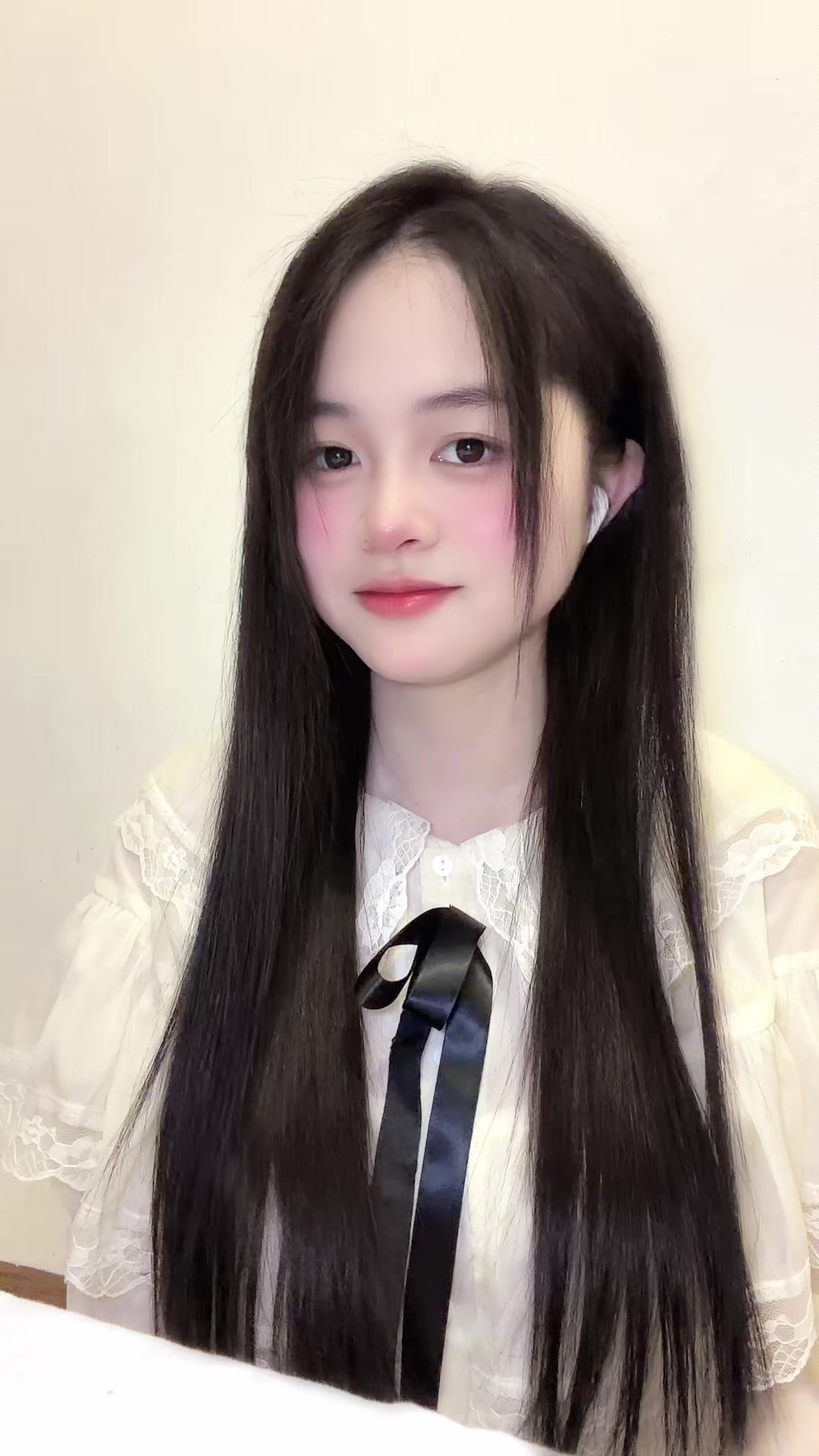 @Tuyết Trinh Ი𐑼 ☃︎