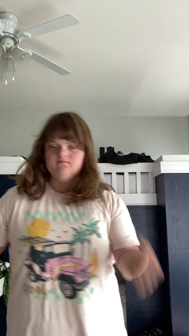 @hollywoodhailey
