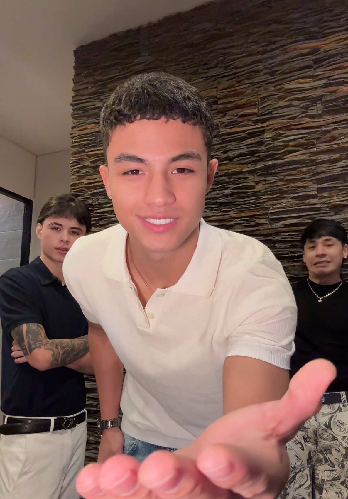 @𝐇𝐮𝐠𝐨 🦦