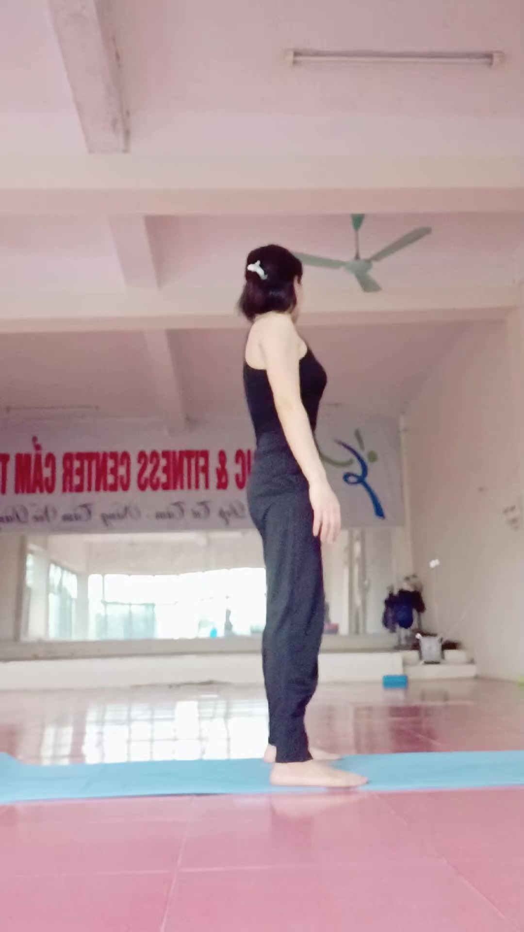 @Hoàng Thùy Yoga💯