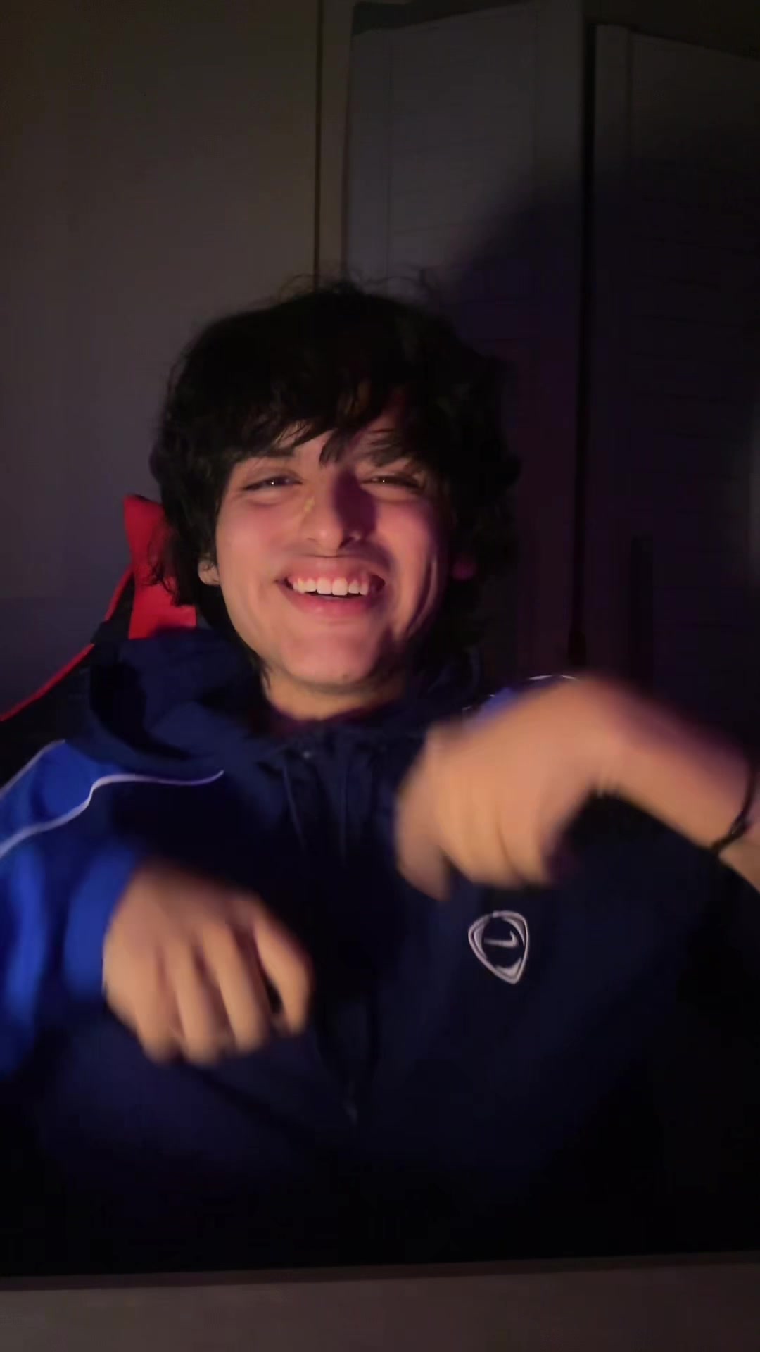 @Leosi