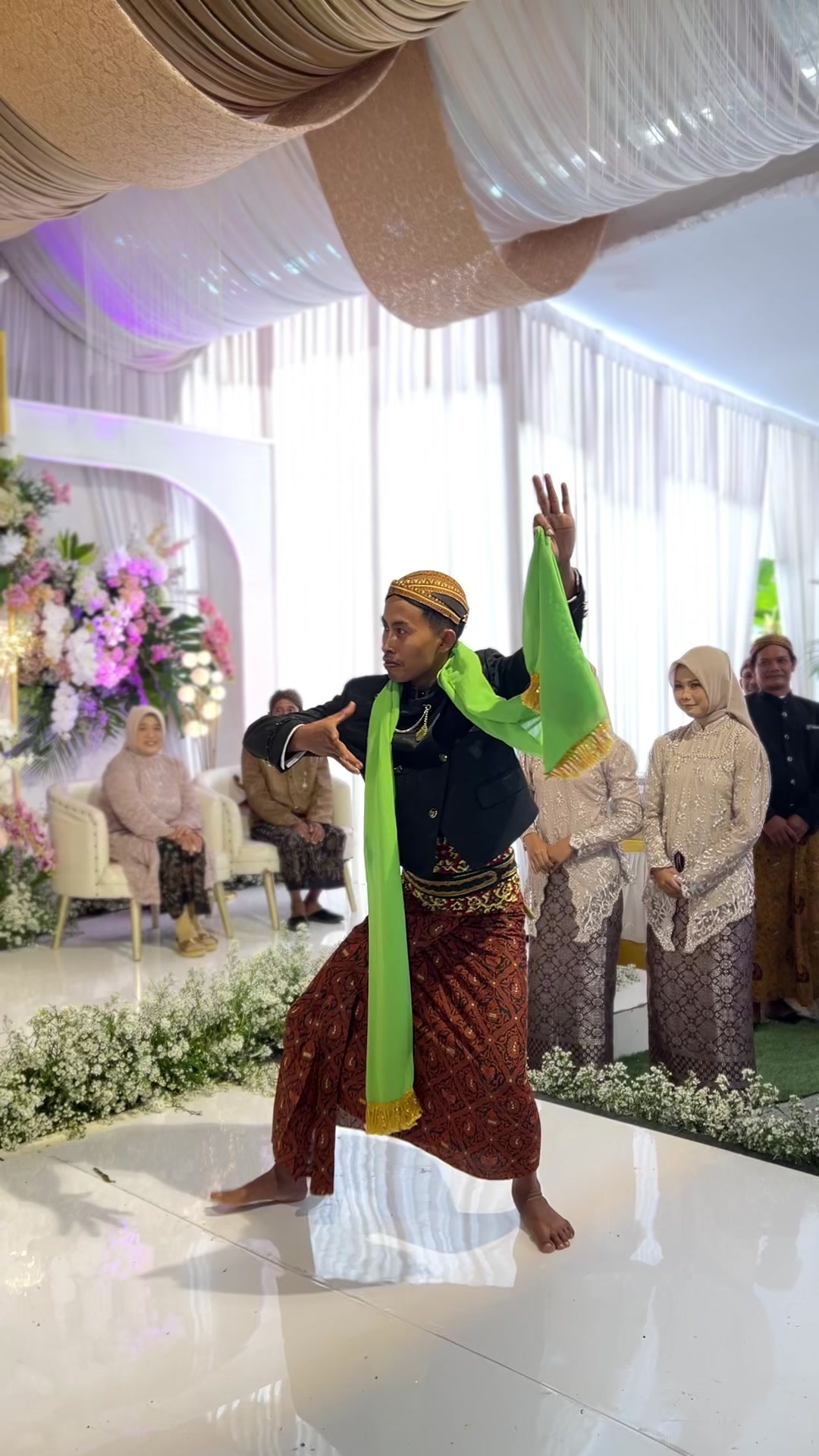 @Mbak Sari || Cucuk Lampah