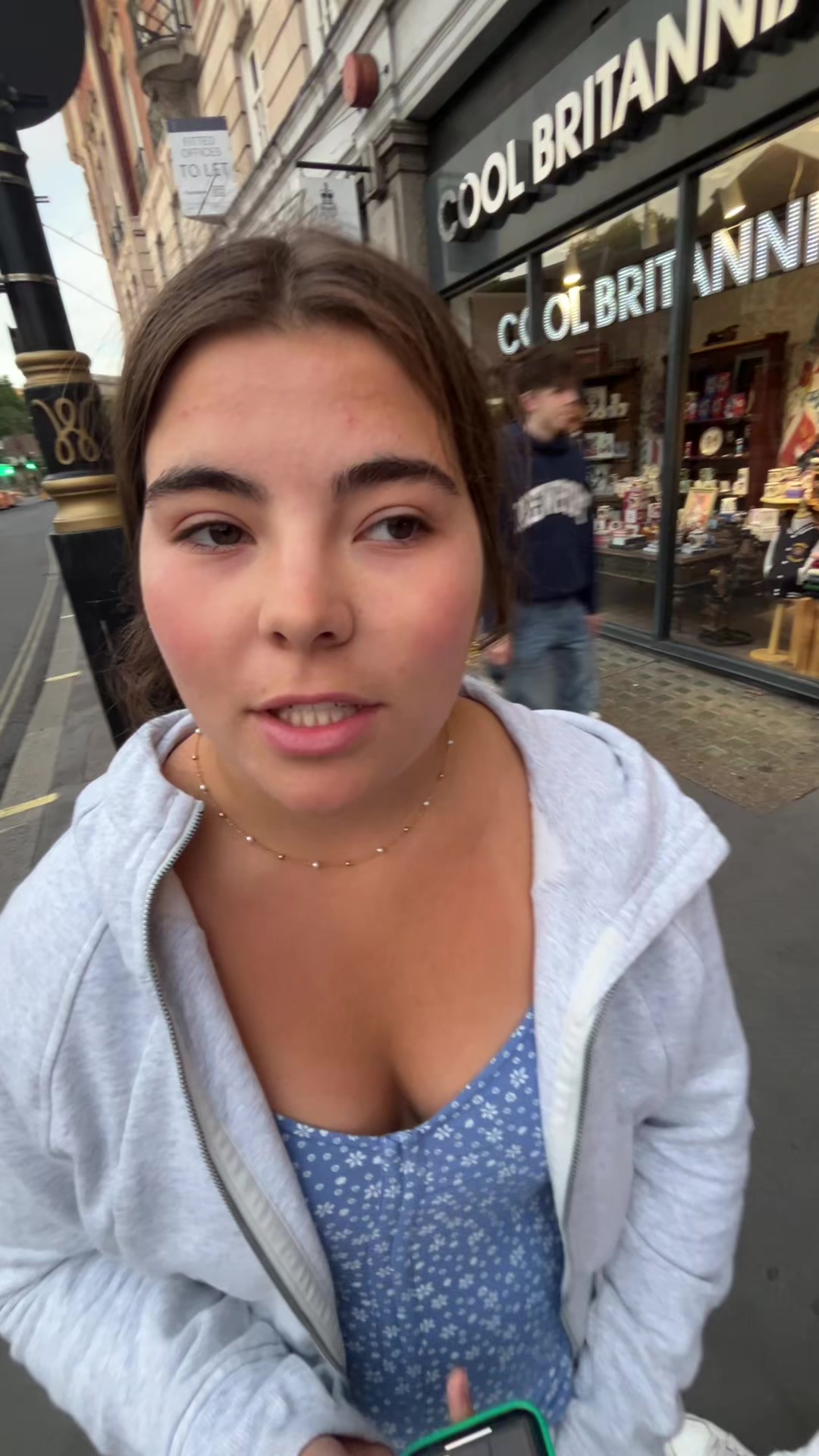 @raeeeeegan