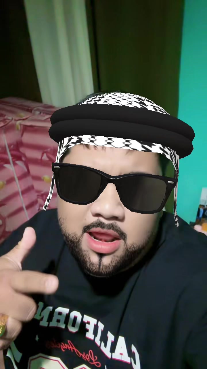 @🐼