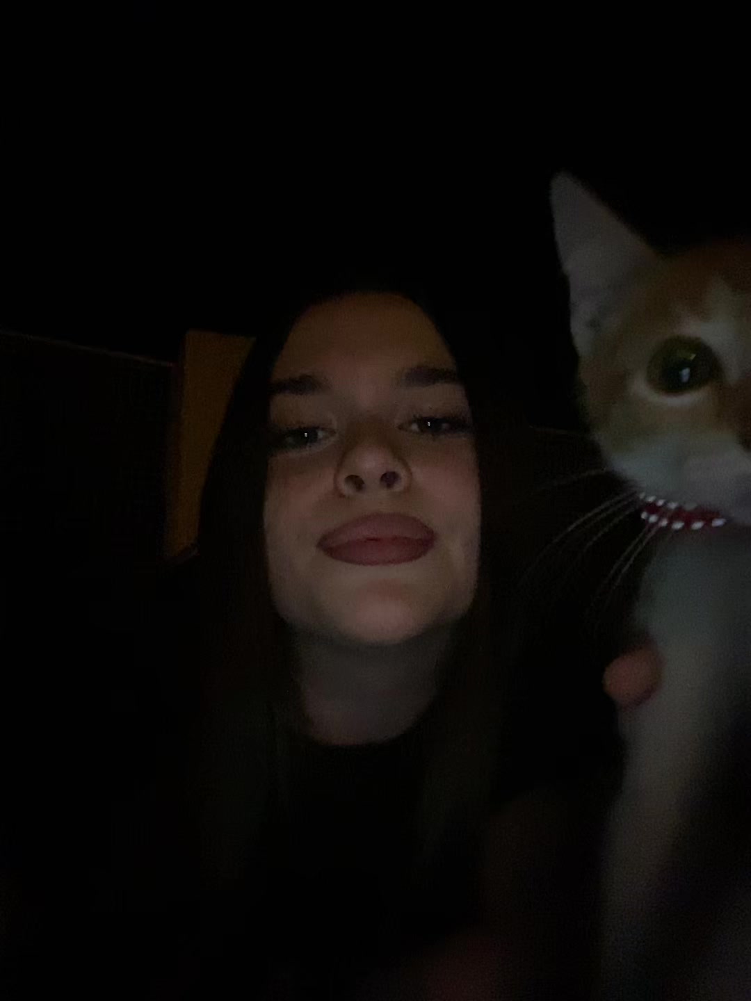 @𝐄