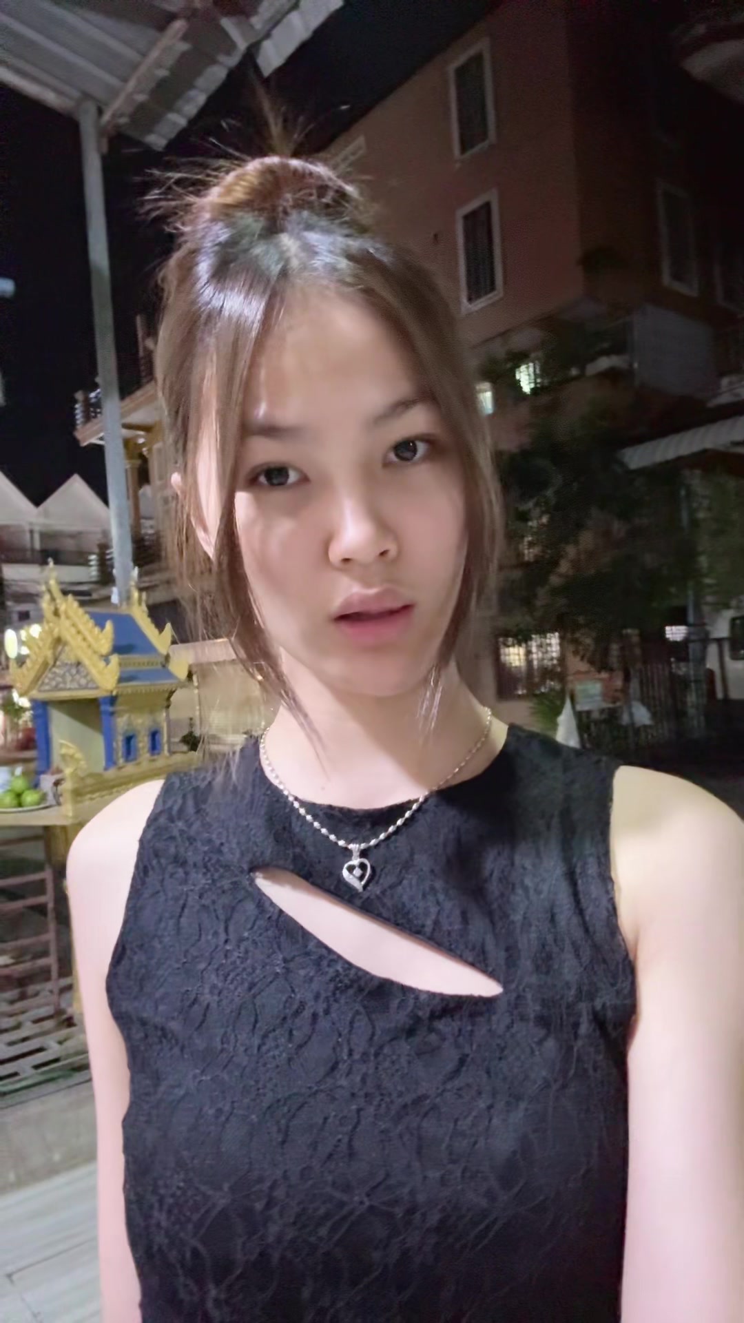@LING-លីង