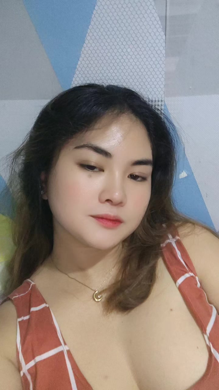 @MIRA ANN 🖤