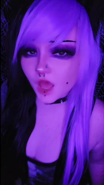 @Graveyardbabe1031