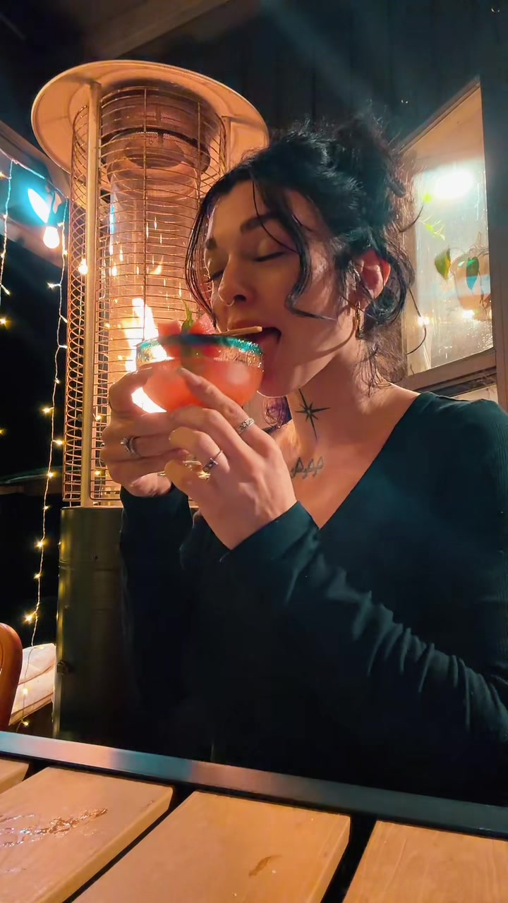 @ash🧿✨🥀🌛