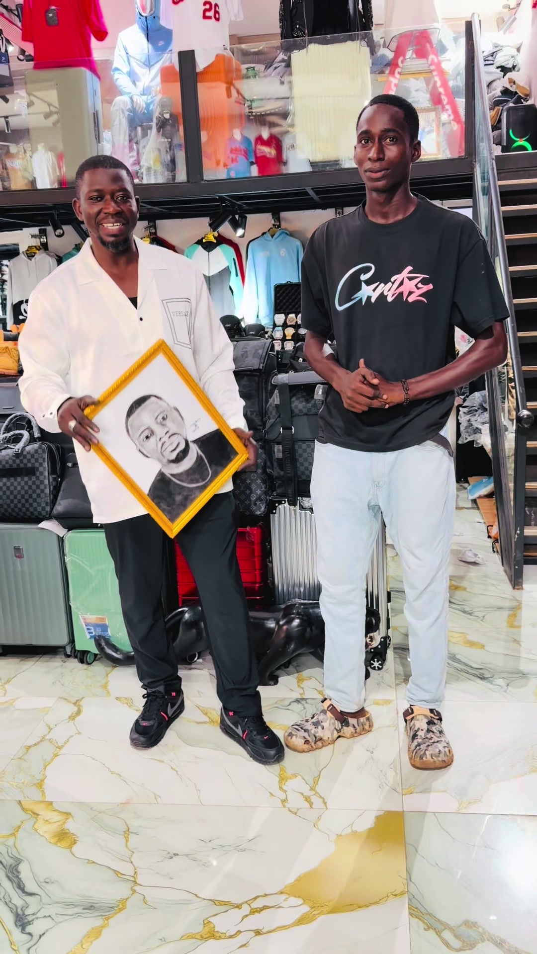 @Benz VIP Fashion Store🇬🇲🇺🇸