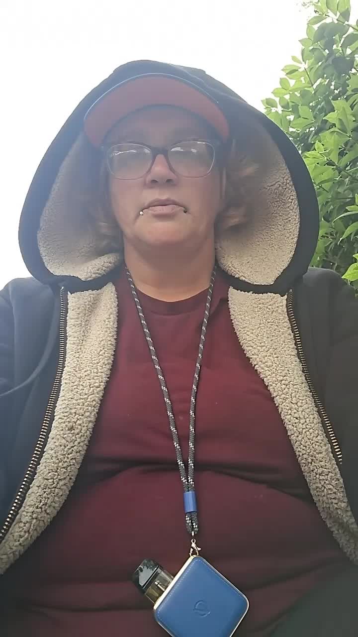 @🦩AstridTheGardenBugMcfly🦩