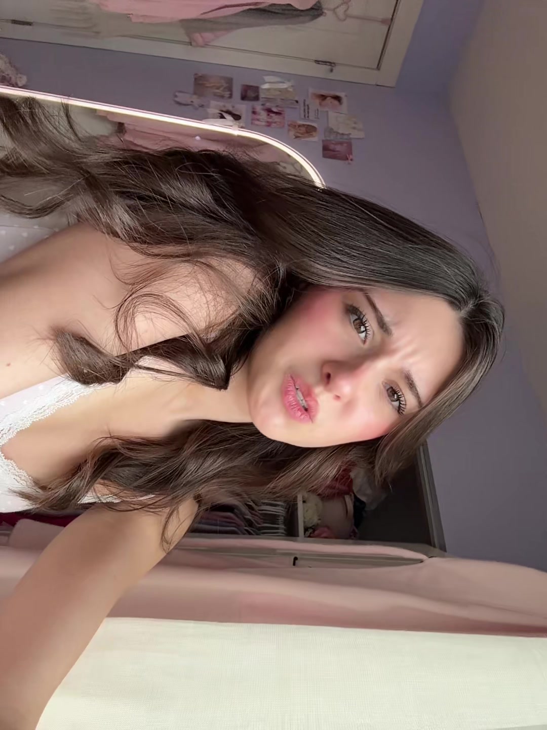 @🎀~ 𝑳𝒊𝒗𝒗𝒚 ~🎀