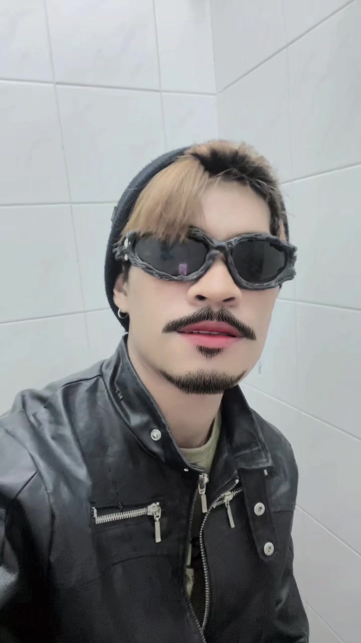 @RedieB