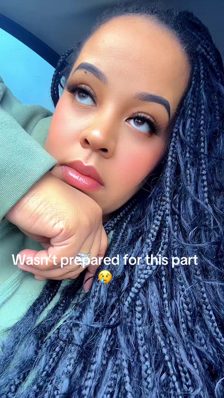 @MiMi 🎨🦋👑🦄