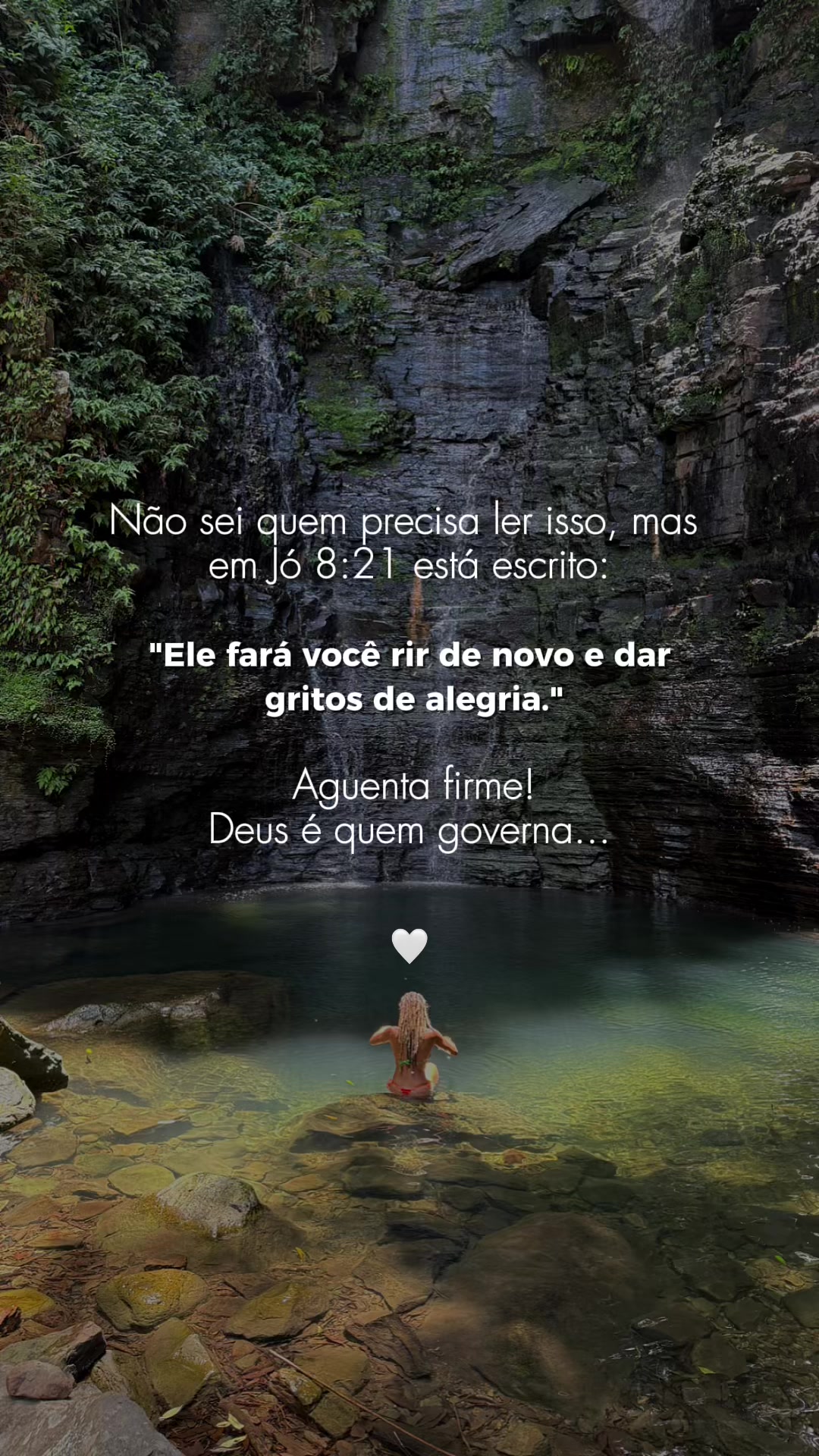 @vitoriapelomundoo