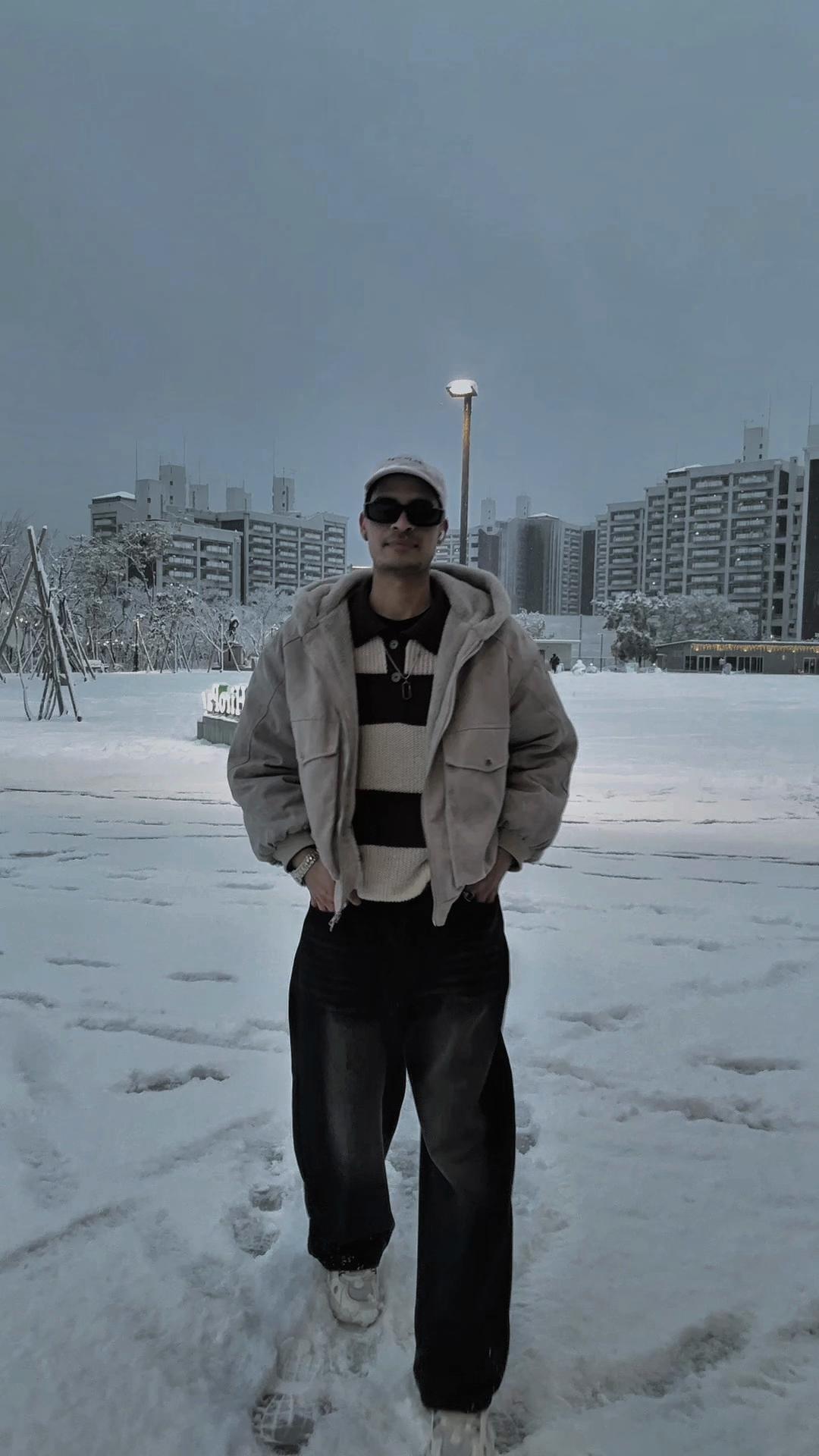 @Its_snkr_rana