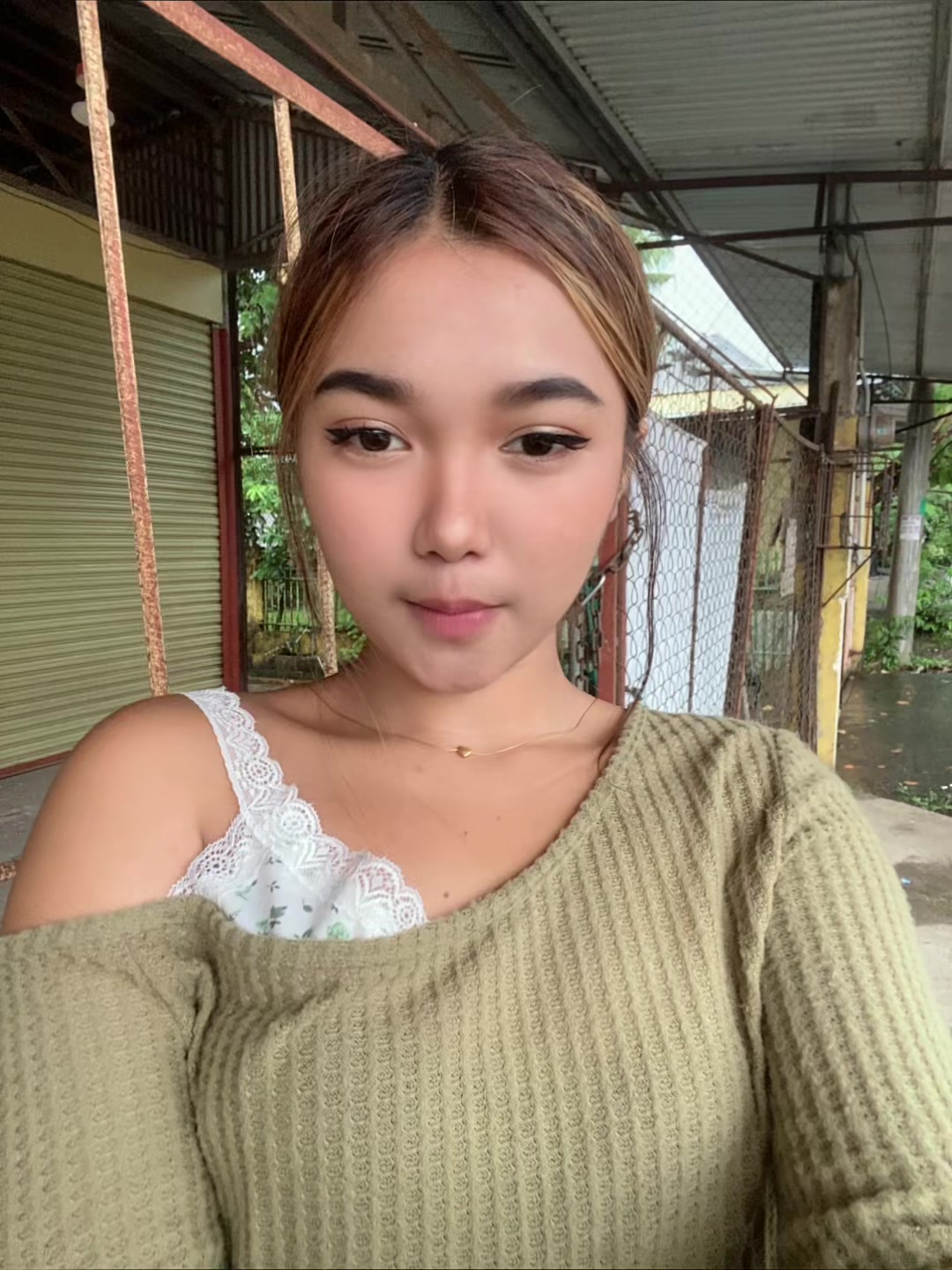 @thisishyacinth