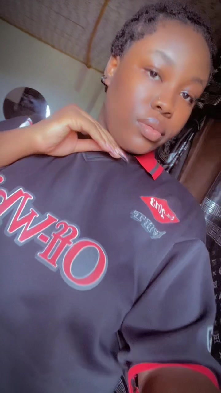 @LyfOfCharmy🧃👑🥀