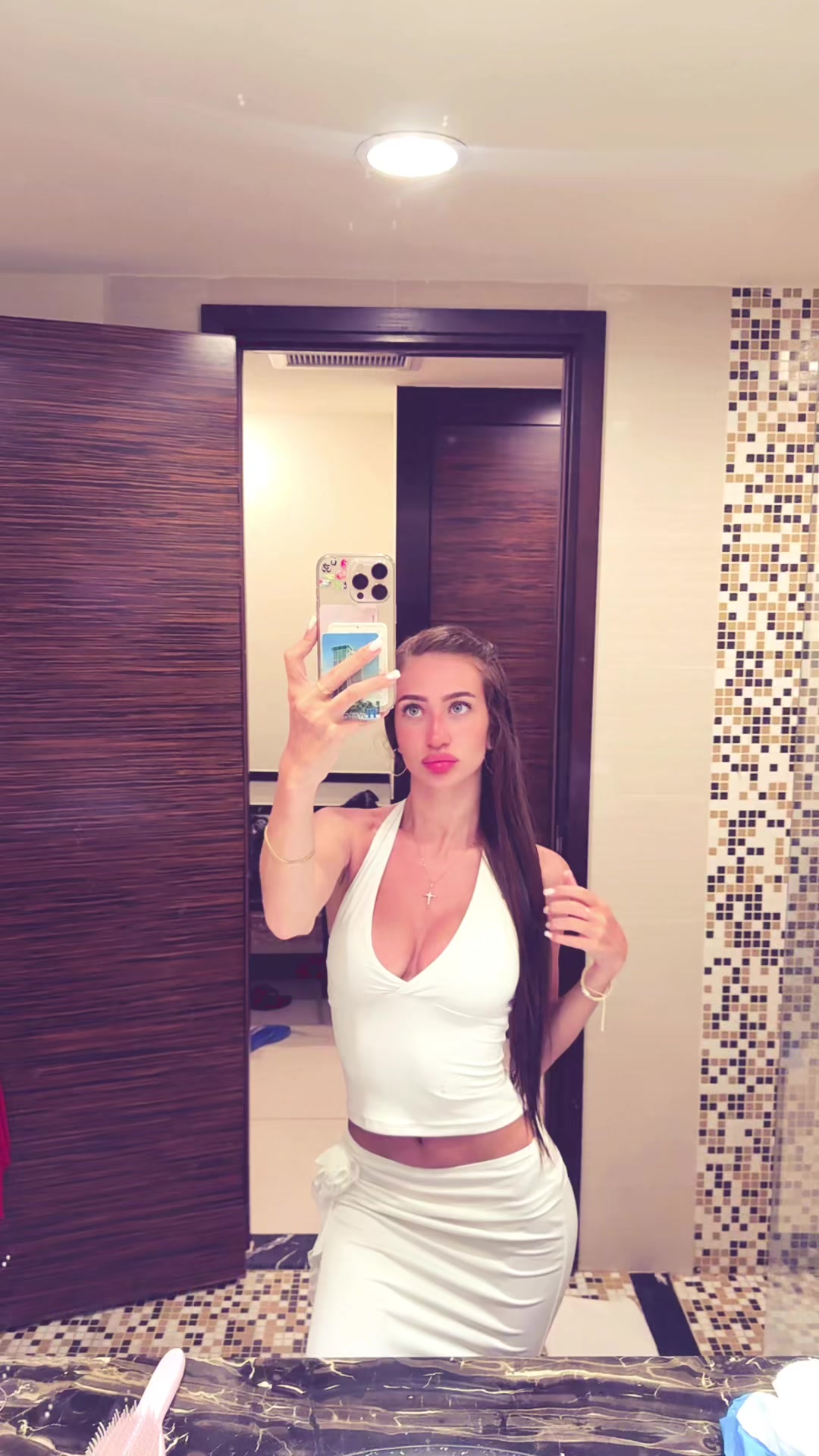@glosslips