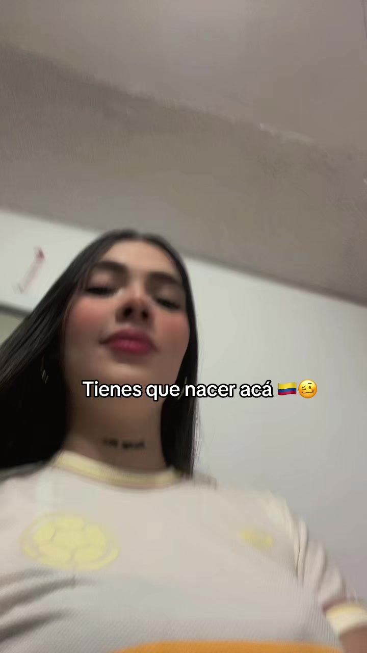 @𝓥𝓮𝓷𝓾𝓼𝓵𝓸𝓿𝓮𝓮