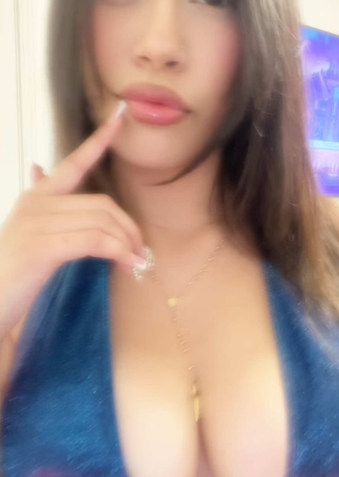@???