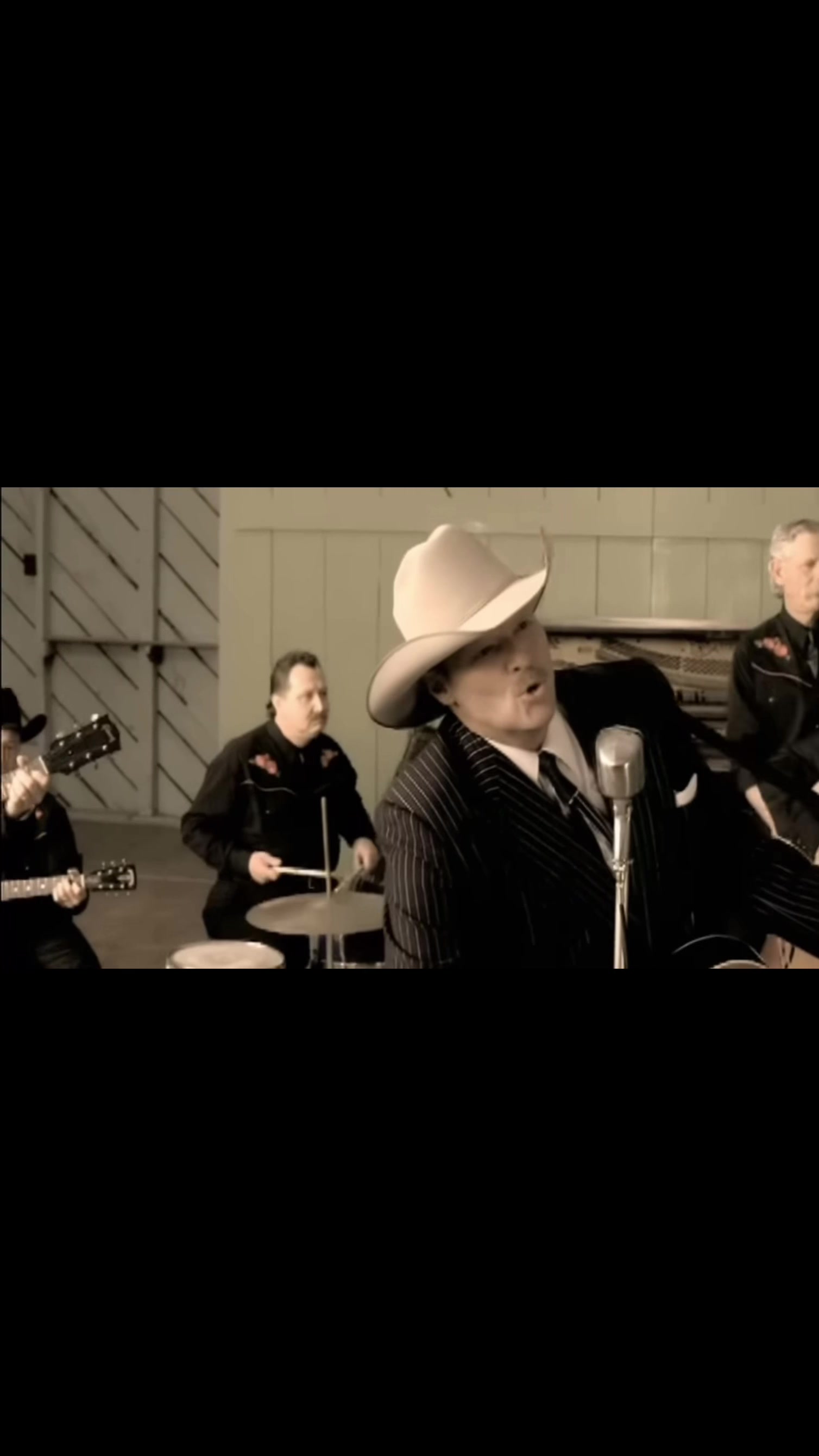@CountryMusicFanatics