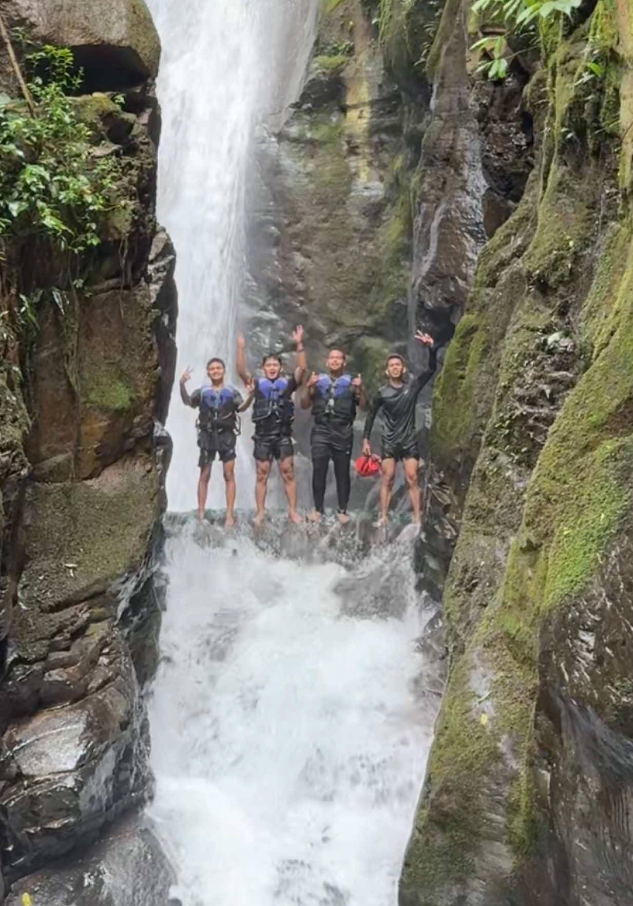 @Curug Naga Treking Bodyrafting