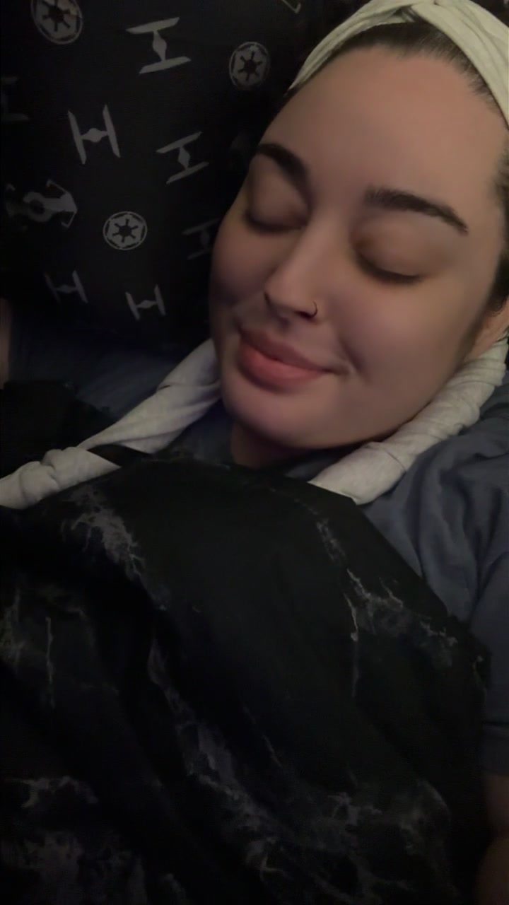 @MissNerdyCurvy