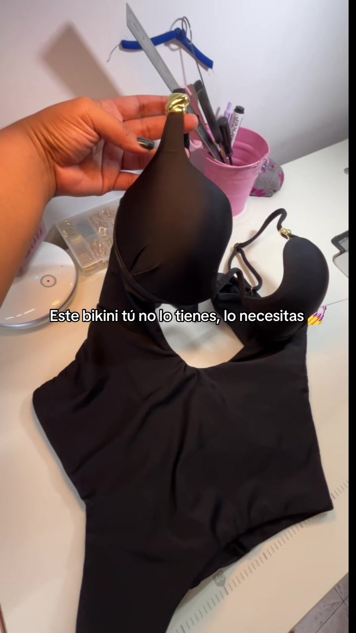 @Coquetaswimsuit