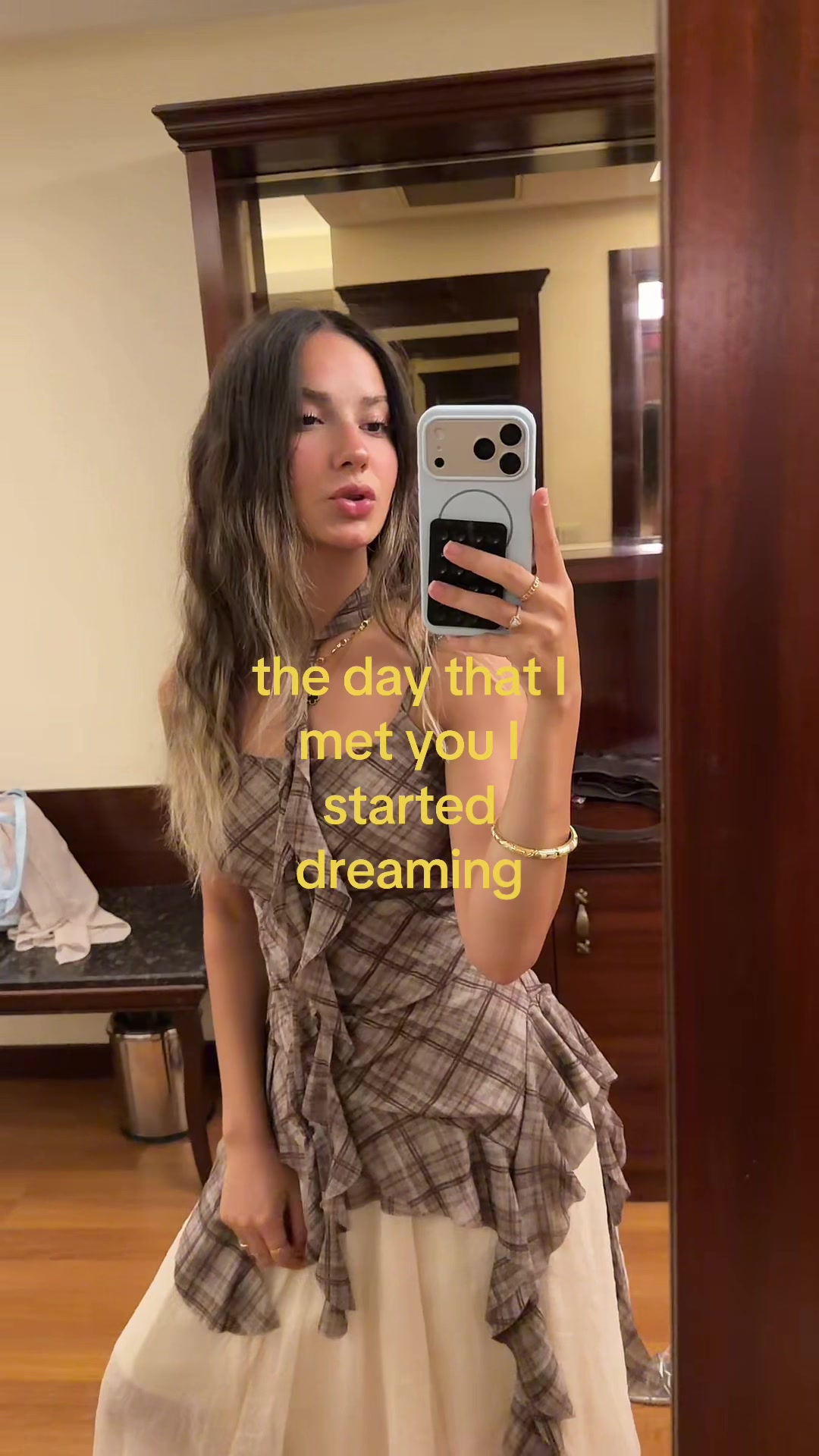 @almiiᥫ᭡