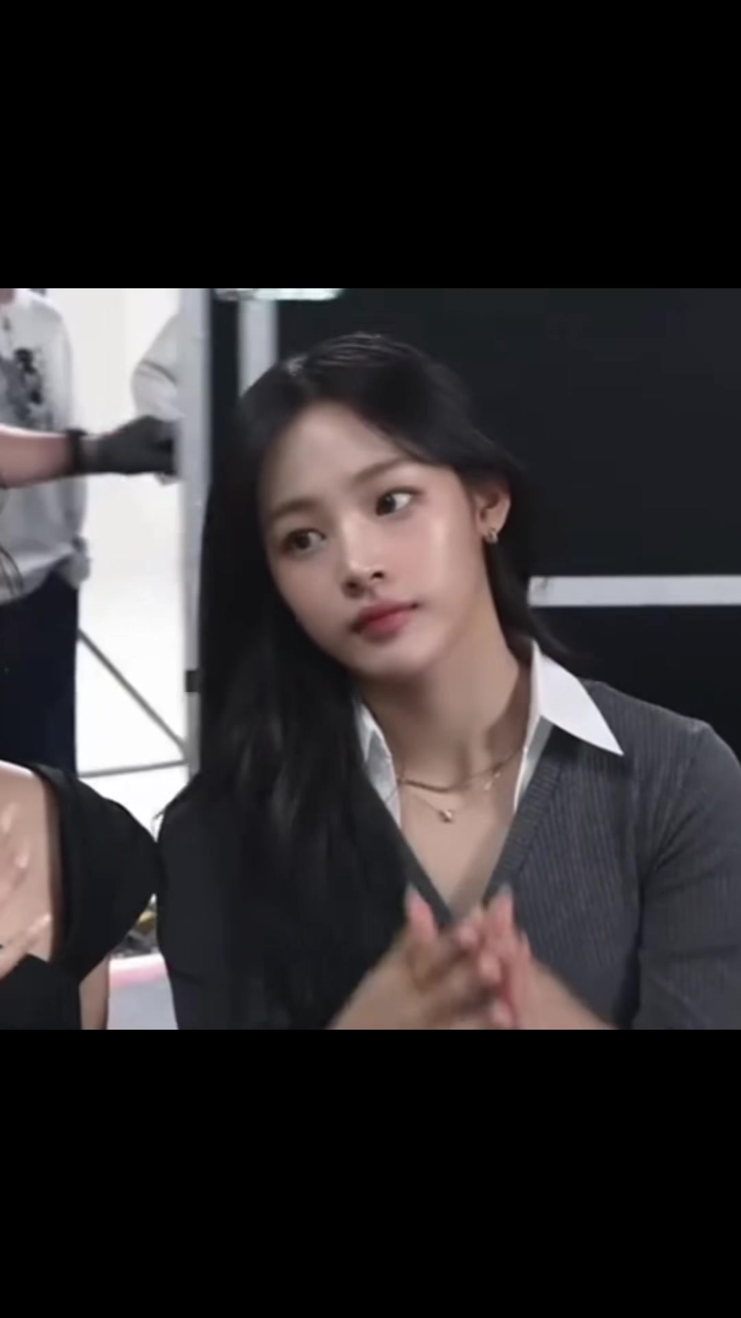 @Jihyo d1 glazer ✌️😭🥹