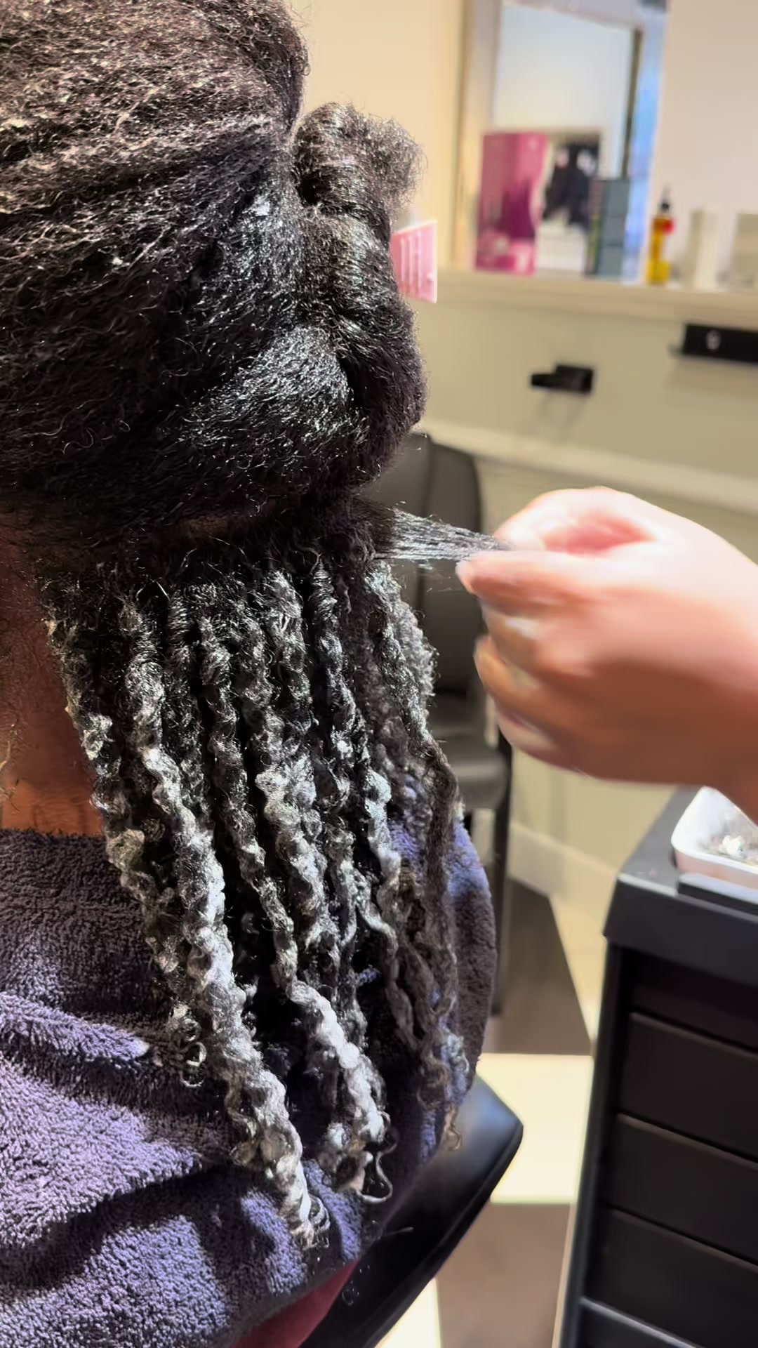 @Salon 809