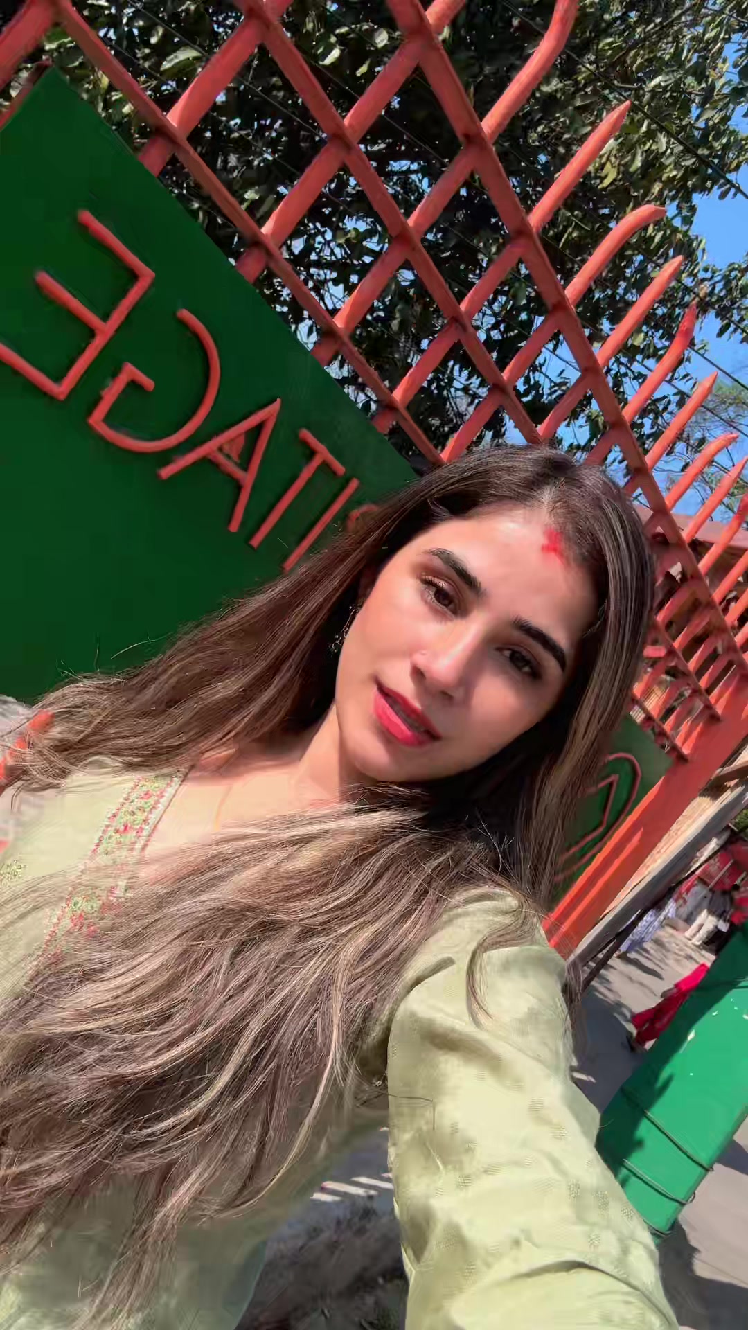 @SIMRAN ADHIKARI🇨🇦🇳🇵