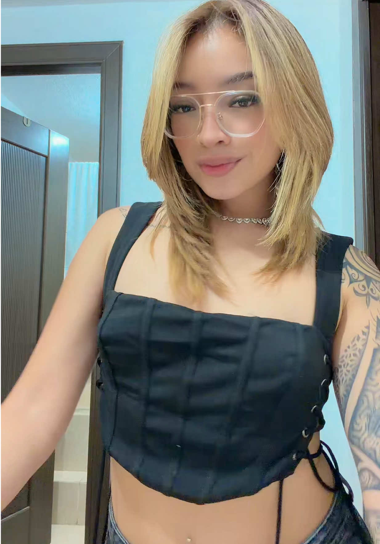 @Mitzy🖤