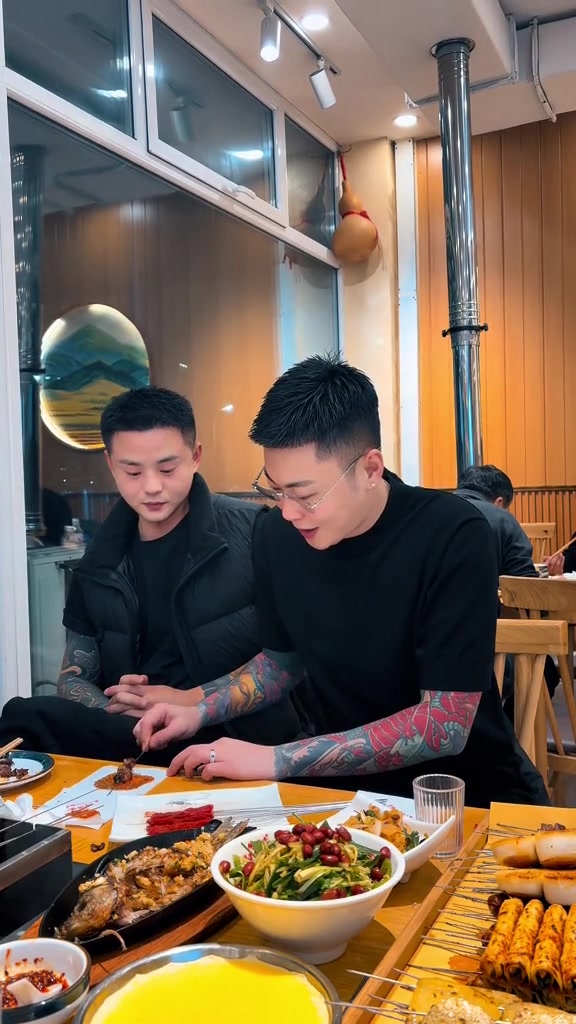 @王老大✨ ⁴ᴰʲ(男ㄦ本色)