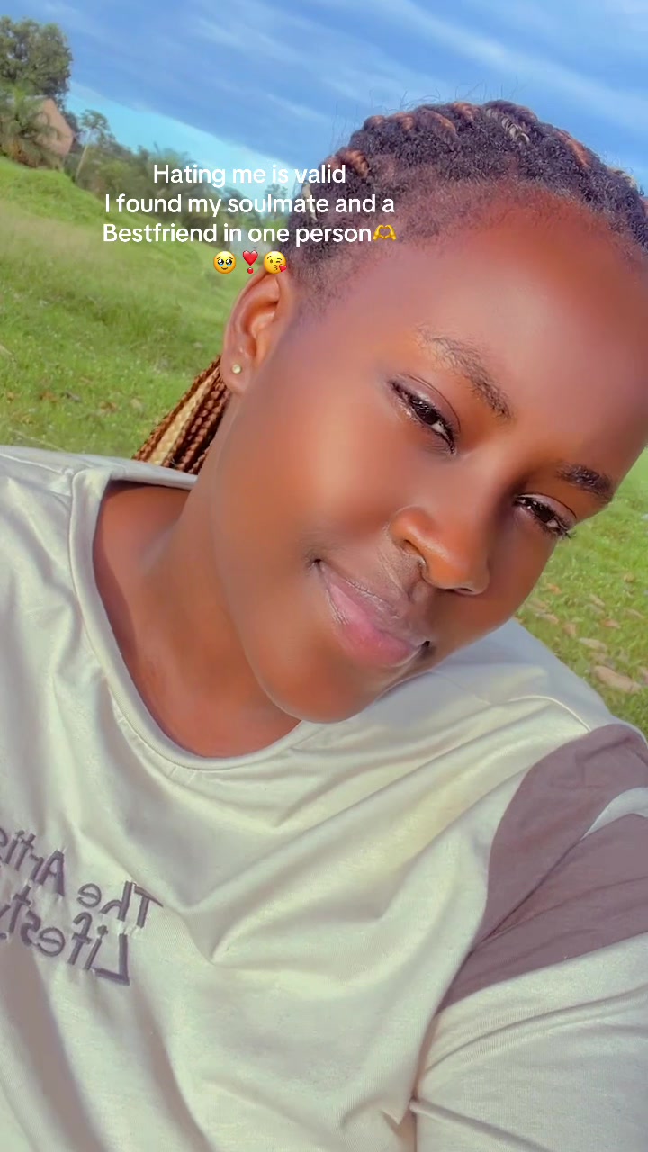@B👑L👑A👑C👑K.  Q👑e👑e👑n