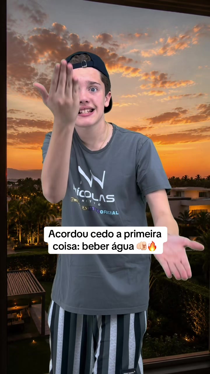 @N&Iacute;COLAS NETTO