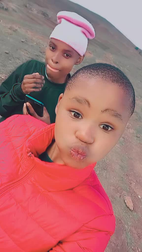 @Zanele Zee Snor