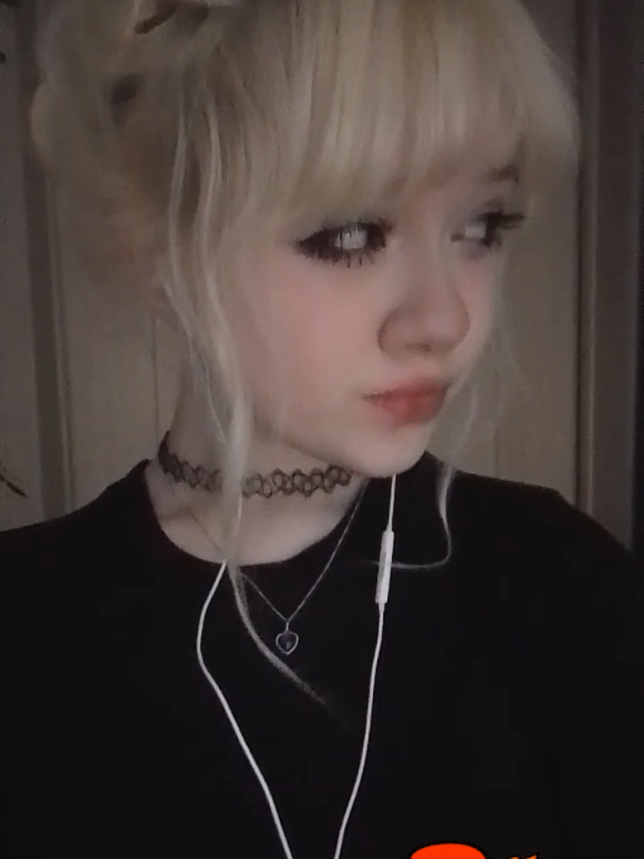 @рена чоч🎐