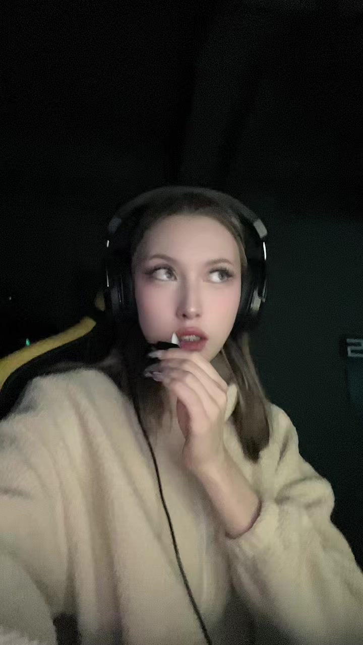 @pohyi